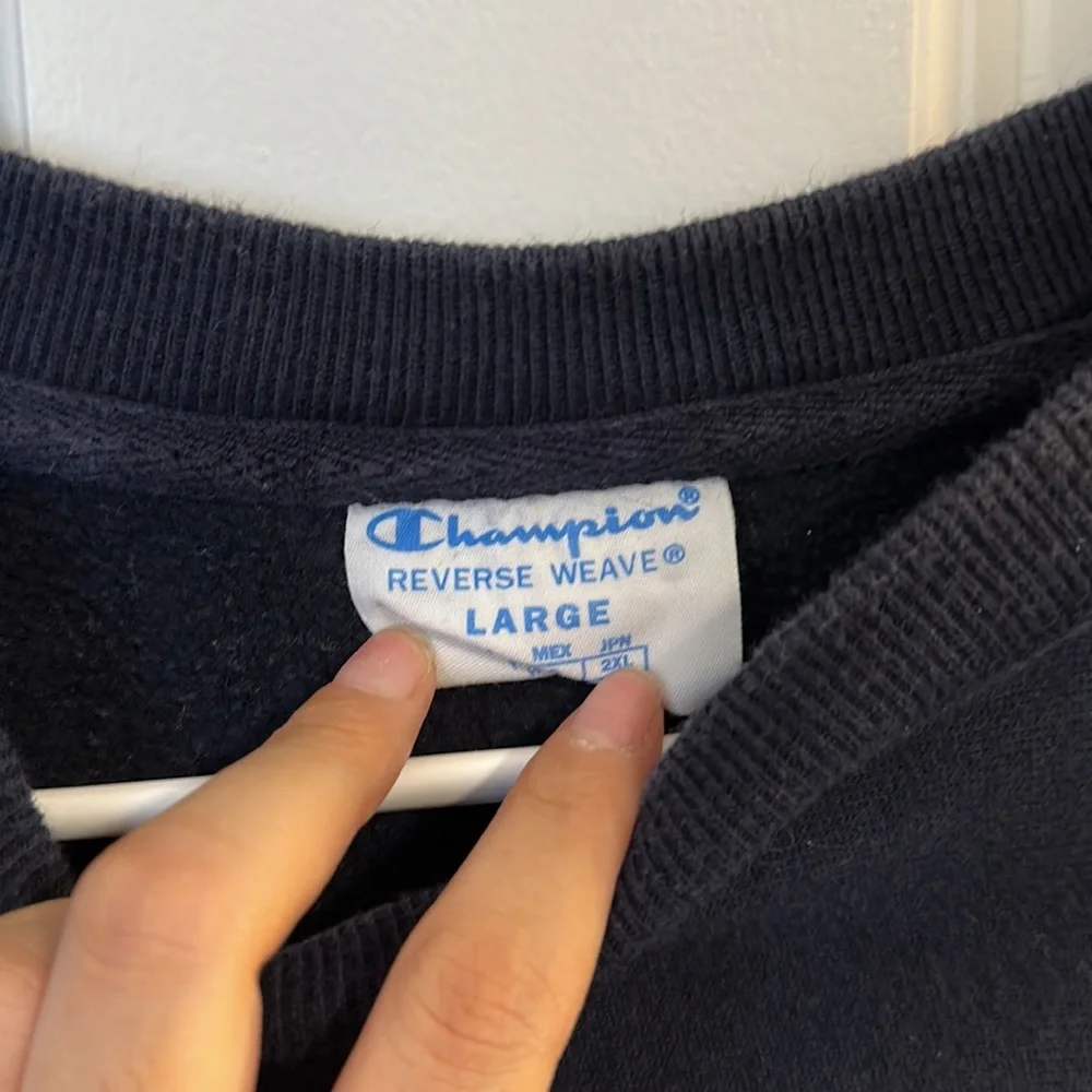 NWOT CHAMPION SWEATSHIRT - Picture 2 of 3